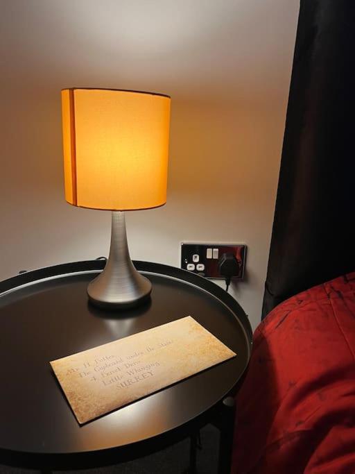 Potters Hideout- 2 Bedroom 2 Bathroom Apartment Watford  Exteriör bild