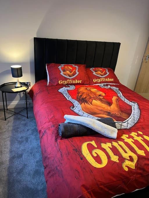Potters Hideout- 2 Bedroom 2 Bathroom Apartment Watford  Exteriör bild