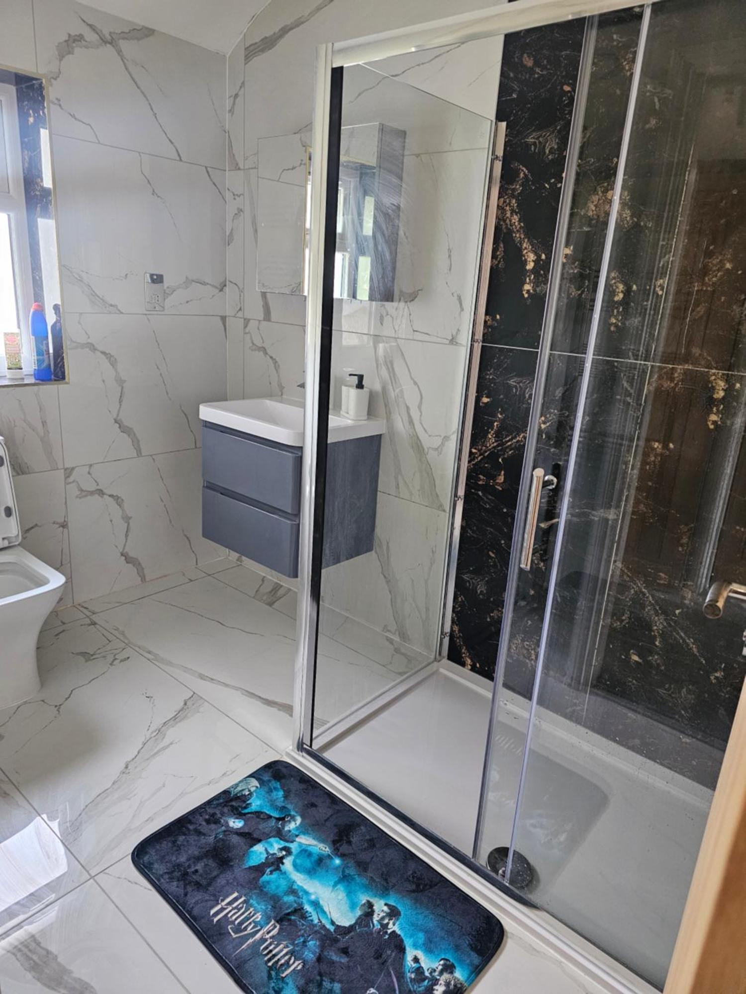 Potters Hideout- 2 Bedroom 2 Bathroom Apartment Watford  Exteriör bild